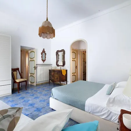Apartment In Positano With Stunning Terrace Views * Positano