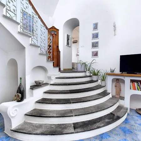 Apartment In Positano With Stunning Terrace Views