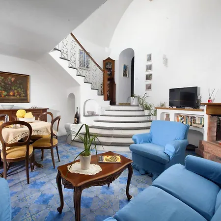 Apartment In Positano With Stunning Terrace Views *