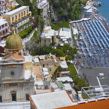 Apartment In Positano With Stunning Terrace Views *